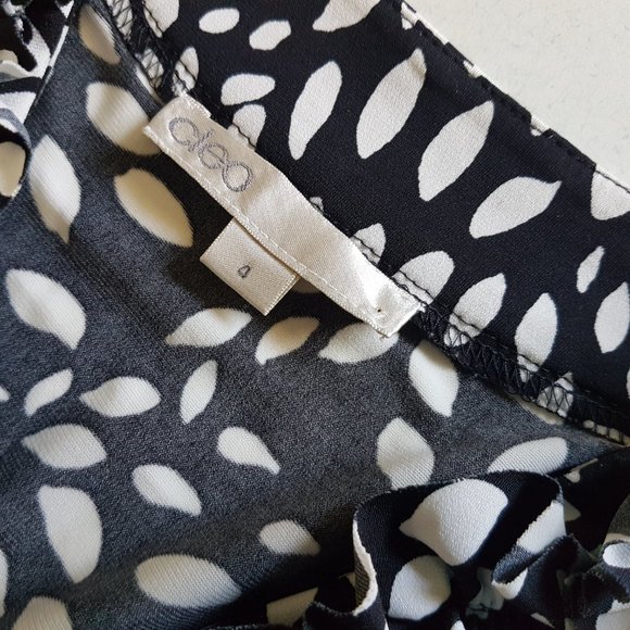 - Cleo Size 4 Sleeveless Summer Dress - Picture 3 of 5